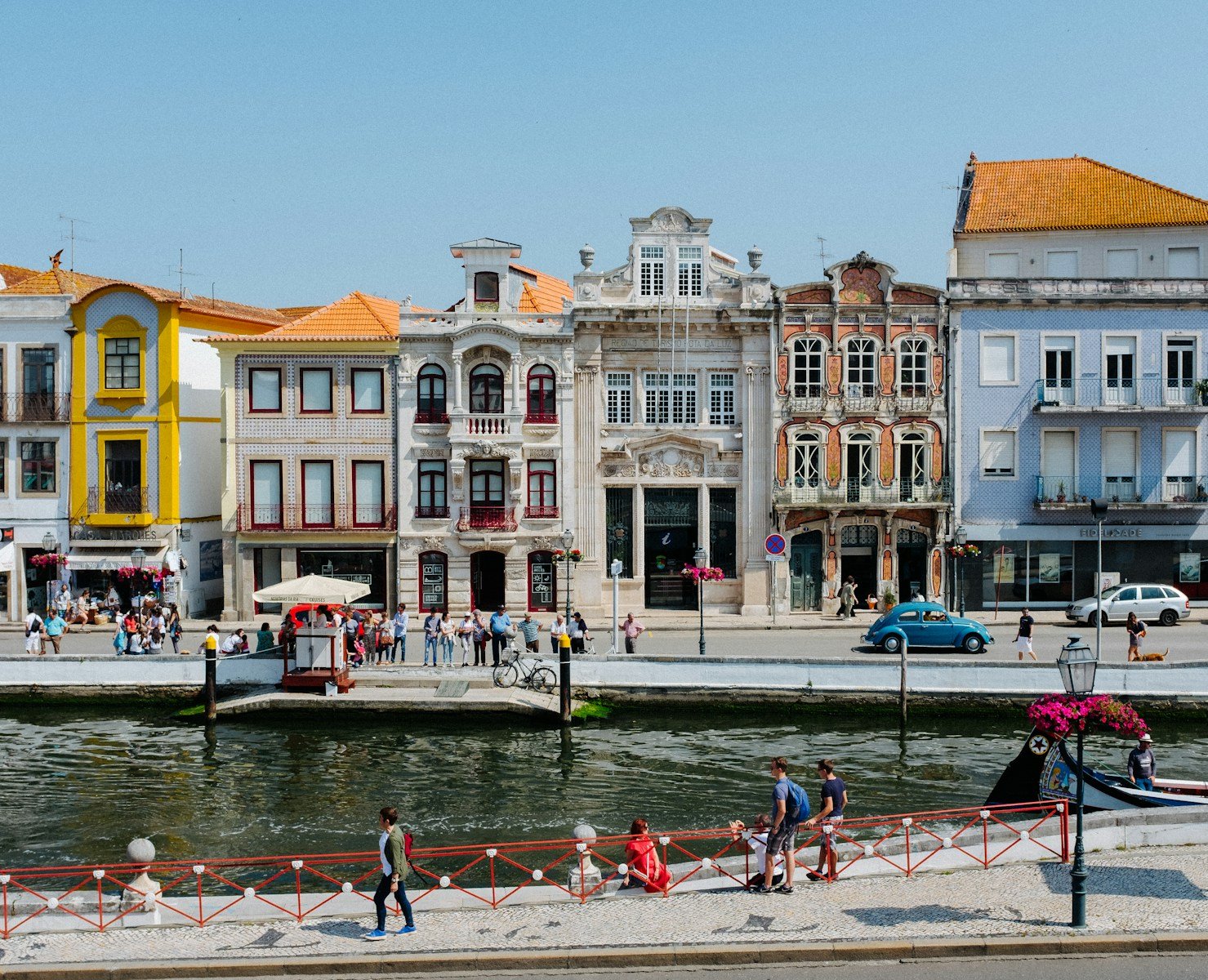 Chasseur immobilier au Portugal à Aveiro – canaux et moliceiros